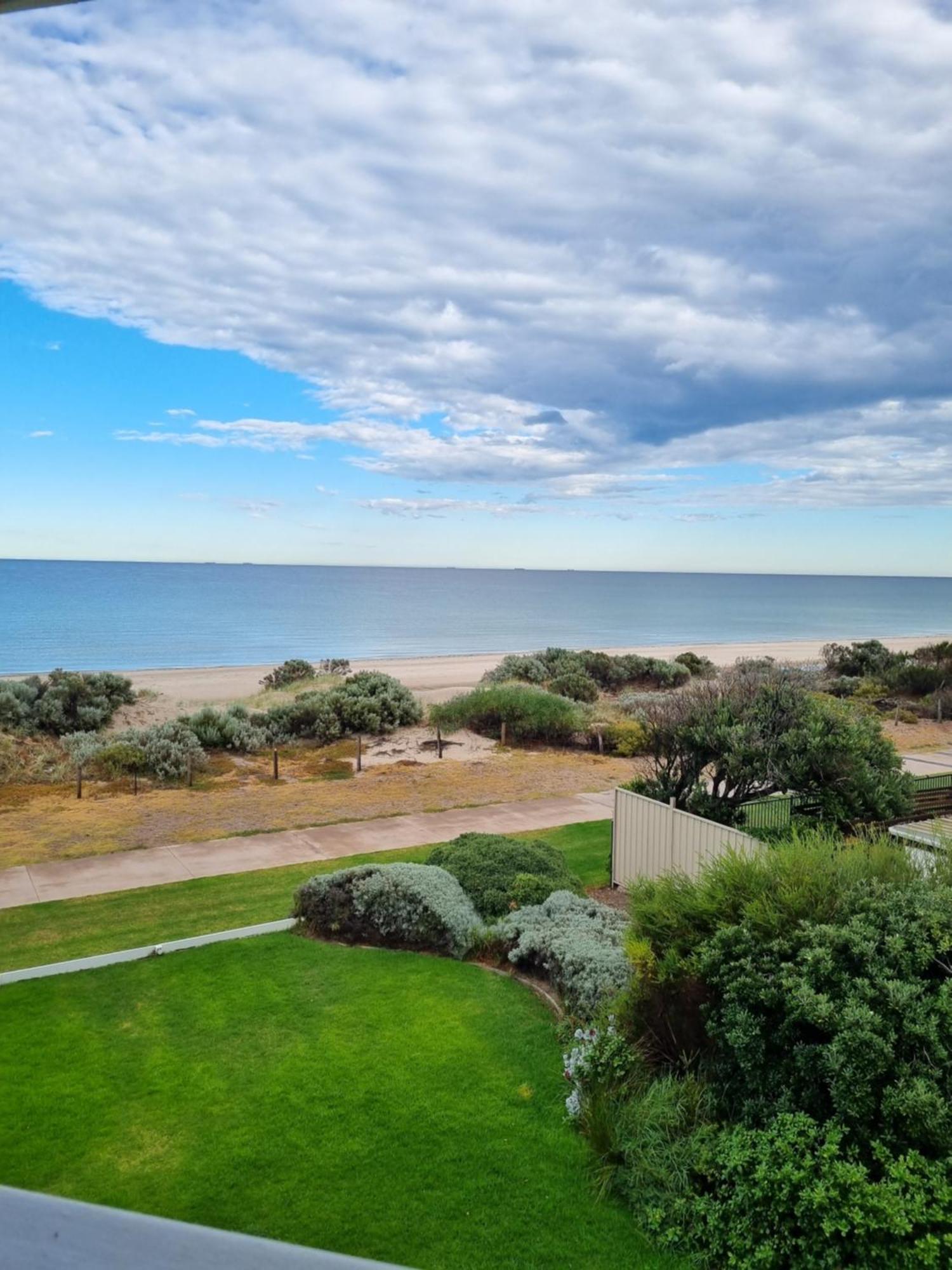 Semaphore Beachfront Apartment Exterior photo